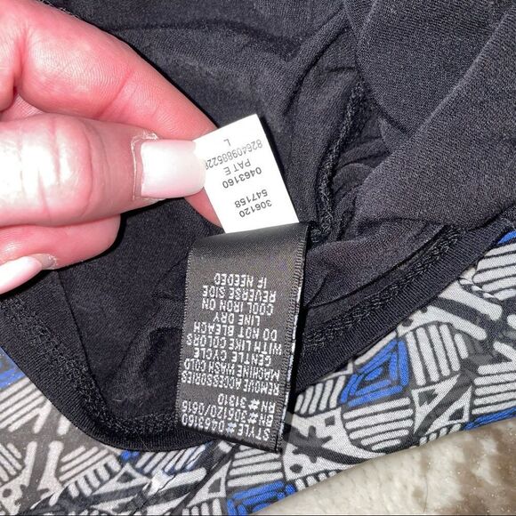 💋Bundle 4 items for $20. Add items💋 to a bundle - Picture 4 of 8